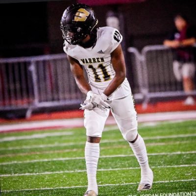 Warren Central ‘22 WR#11🚾🏈⚡️ 4x1 state champion Bench: 240 Squat: 425 P/C: 250 5’11 181 ( 9.7 4x1 Split)