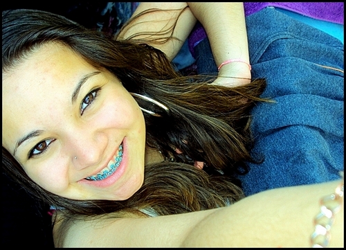 Jaqueline Bertuol Martins, 16 anos, capricorniana, estilo de musicas tipo funk, pagode e sertanejo, time de coração: internaticonal *-* mais? segue ai (: