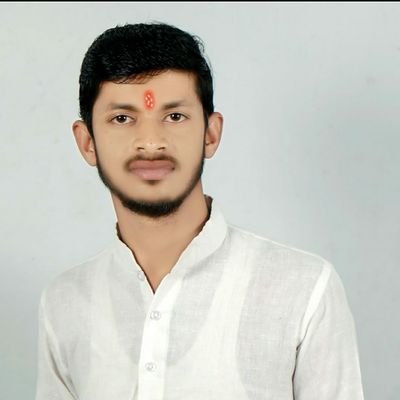 संघर्ष के आदी हम है इंसानियत के वादी
ये मानते हैं के हम सर झुकाते हैं
ये ज़रूरी तो नहीं तुम भगवान हो जाओ
आप का अपना छोटा भाई
प्रवेश प्रताप शर्मा युवा (गोण्डा)