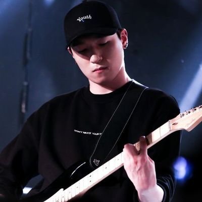 sungekjin's profile picture. PORTRAYAL ． A raspy-voiced Bob the Builder vocalist from the living-legend band called DAY6 who holds the solid captainship of the group.
