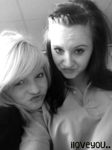 jessrosedavies's profile picture. -i love talking to new people.
-i am a proud britain.
-yes..i love justin bieber.
-my bestfriends meen the world to me.
-i follow back!3