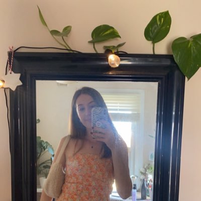 rhiannoncallely's profile picture. she / her