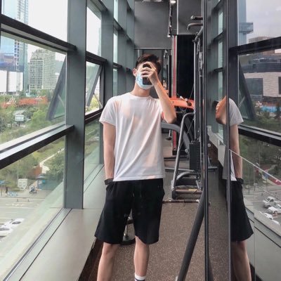 sicong961's profile picture. 0311 记录一下枯燥的生活罢了，📷都经过同意