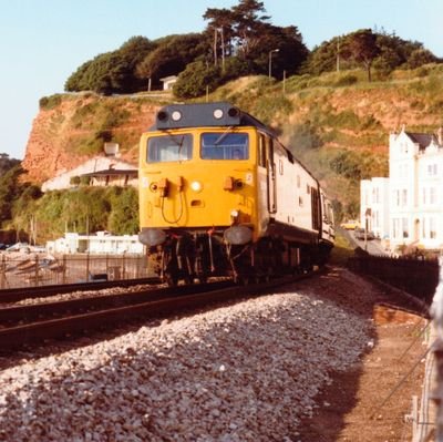 English Electric' s finest. Tweeting anything class 50/EE related. Any hoover photos retweeted