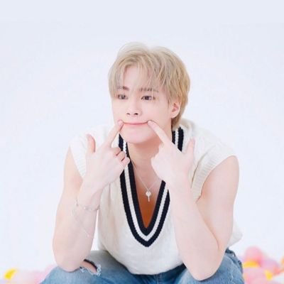 create this acc so i can tw anything i want without any single friend know😊