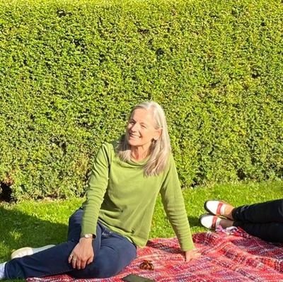 SueCenarth2021's profile picture. 