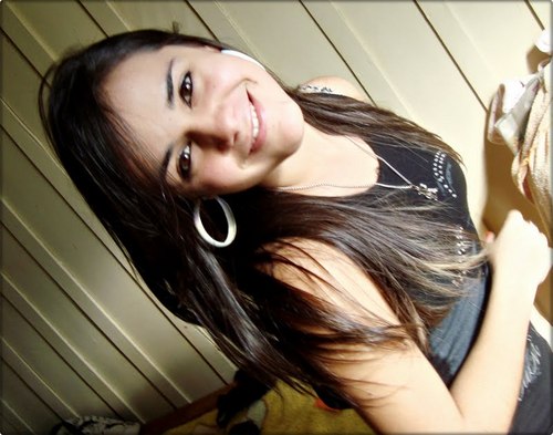 #  Uma menina com inocência de criança, malícia de adolescente e sentimentos de mulher.