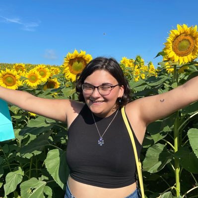 • she/her • hollins • just a comedic genius who hates the prison industrial complex