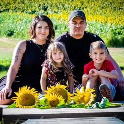 kaylarenee310's profile picture. I really don't like people 🙃