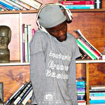 🇿🇦
DJ/Host • Creative Designer • Videographer • Owner & Manager @EsotericGroove •
https://t.co/nzFVW31imF