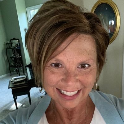 itsLisatoyou's profile picture. Kindness is killer. Take your best shot.