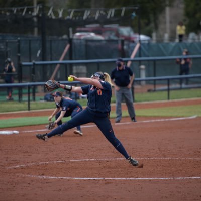 •university of Illinois softball # 11• https://t.co/ZvtF9B9DR3