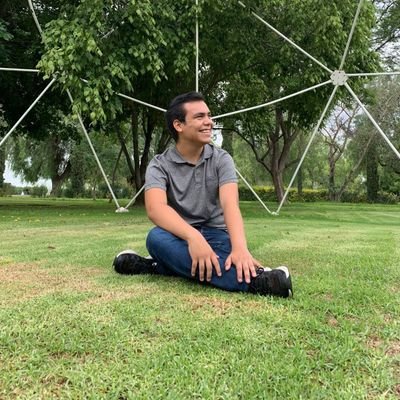 23 años.
Delegado Nacional y Consejero Estatal de morena en Jalisco.
