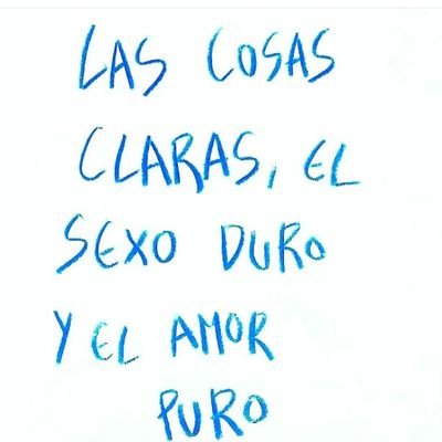 Vuelvo porque es la mejor manera de hablar sola y que no parezca que estoy loca.
