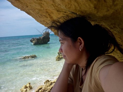 hanmarie723's profile picture. doesn't talk very much, always very sensible, quiet and a little bit nervous around other people but nice and behaves in a caring way ^_^