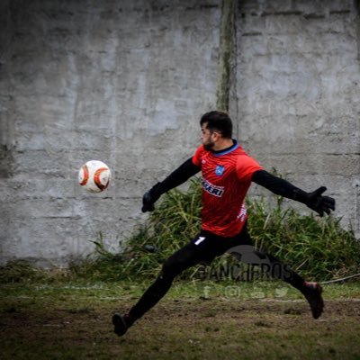 arquero del club Universitario De Berisso @nicofrnandez