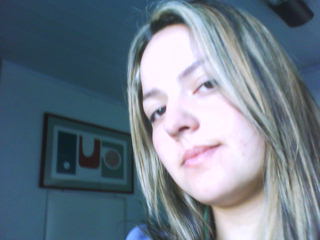 mari_bgl's profile picture. la fora nada vai parar so pra me deixar feliz e nao saber o que fazer pode nao ser tao ruim assim...♪