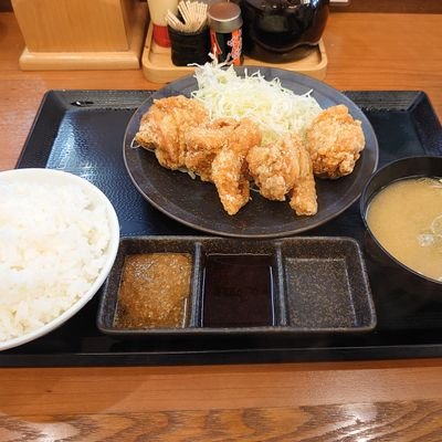 気ままにつぶやきます。趣味はクレーンゲームや旅行や美味しいものを食べることや散策。
アニメはごちうさ、キノの旅が好き。ゲームはルーンファクトリー、スマブラ、ガルパ、FGOが好き。