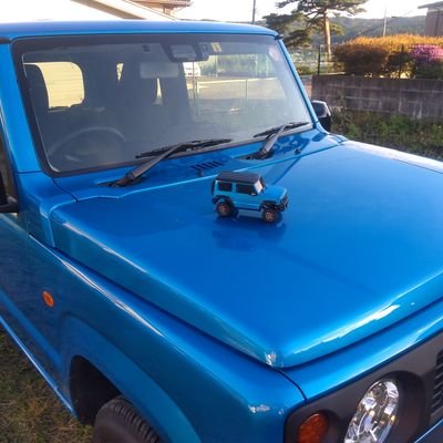 趣味はRCカー。青森県八戸市のミウラ電波模型店がホームコース。春から秋は屋外サーキットで主にツーリングカー、冬は屋内サーキットでバギー。以前は京商のミニッツも。ガンプラを買うのも好き。2021年9月、JB64ジムニーに乗り換え。ミニ四駆もたまに買います。