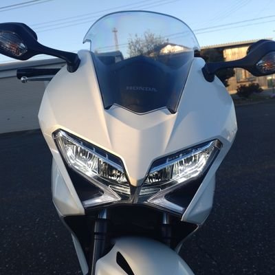 おっさんMTGライダー 
愛車　YZF-R6→VFR800F
転生歴
社畜→ニート→スーパー社畜→ニート→社畜　
無言フォロー失礼します。 無言フォローウェルカムです。