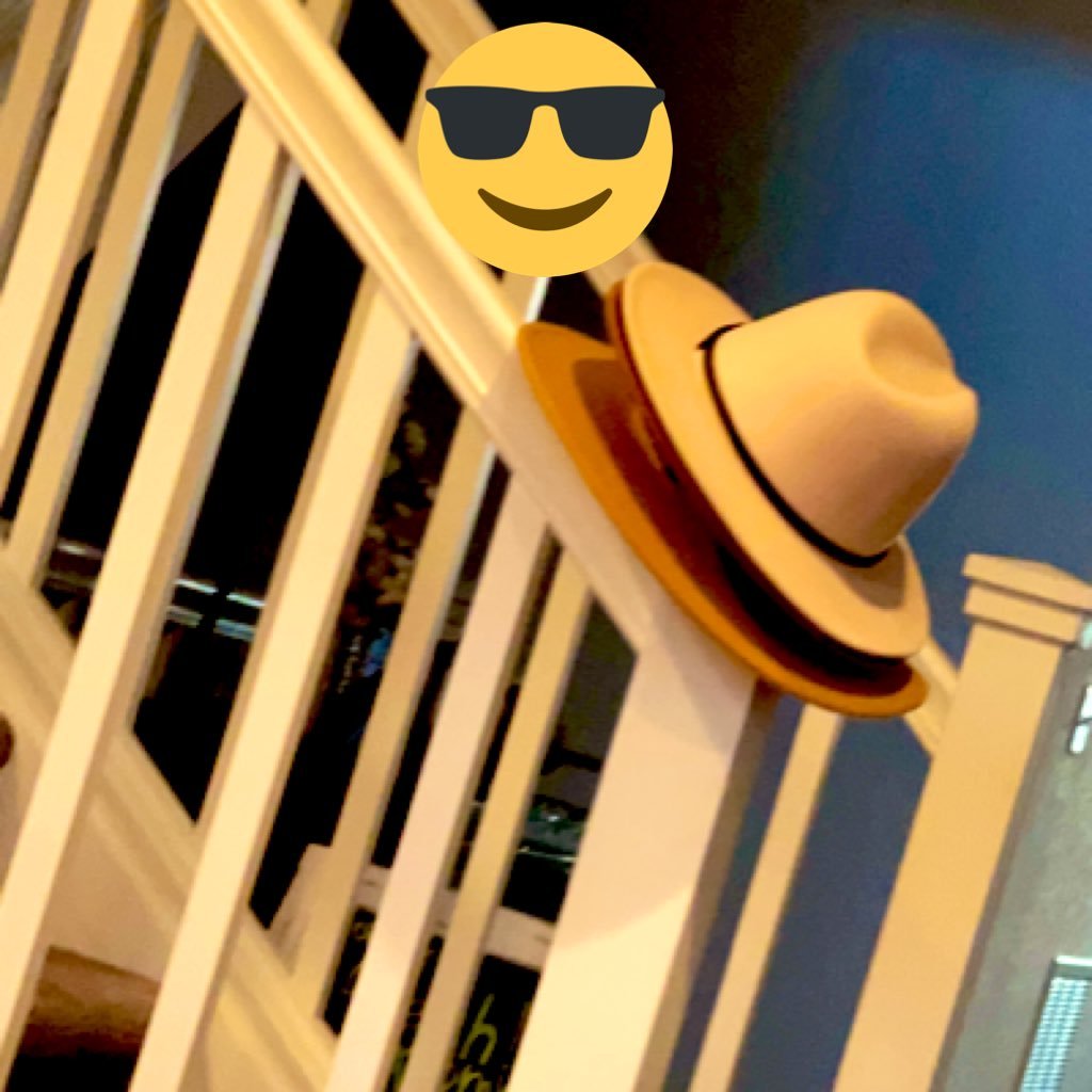 robloxrules1092's profile picture. I am kind and caring loving brave
Smart.