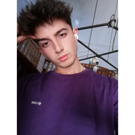 YNSEMREw's profile picture. 