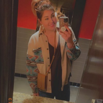 AverageGuruGirl's profile picture. #MomLife #MakeupAddict #FrugalMamaDesigns