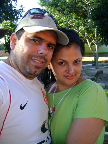 Casada , mãe de um casal d filhos e discipula de jesus