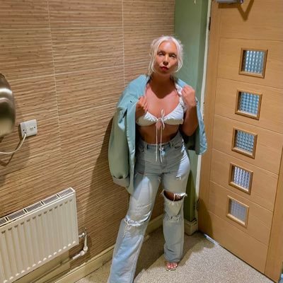 CloJFox's profile picture. 🌸 Manchester