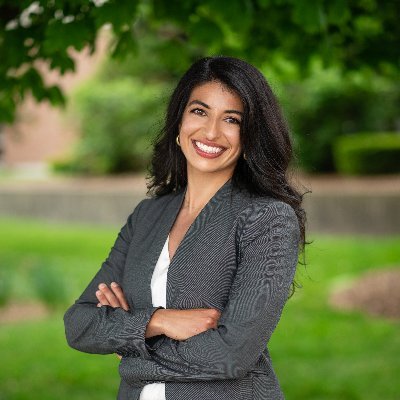 Chief Family Medicine Resident at @umichmedicine 🩺Alumni of @waynestate & @harvardchanSPH.
Primary Care. Public Health. Equity. & Always Lots of Love💛