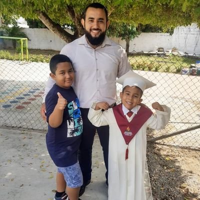 VazquezArrioja's profile picture. Padre de tres hermosos hijos. Enfermero de Profesión, me gusta leer libros y creo en Nuestro Creador Todo Poderoso Dios Padre.