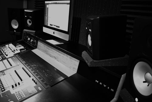La Roccella is a recording studio specialized in tracking, mixing, editing and mastering of demos and CDs for bands or solo artists in the Utah area.