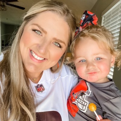 Girl mom. UNT alum. Speech therapist. Cleveland #browns obsessed. Lover of naps, margs, and Texas country.