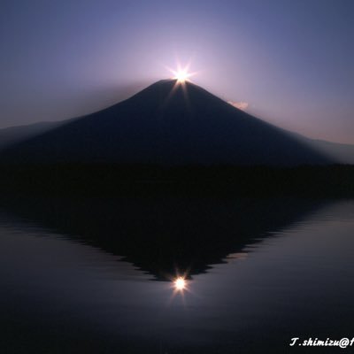 富士山写真専門です。 愛機はペンタックス67とリンホフマスターテヒニカ45でしたが現在ニコンD810です。長年撮影してきた富士山写真も蔵出しします。旬の富士山撮影地情報もツイートします。 最近は富士山が遠いですが気が向いたらいく予定Ⓜ️mtfuji_fpn