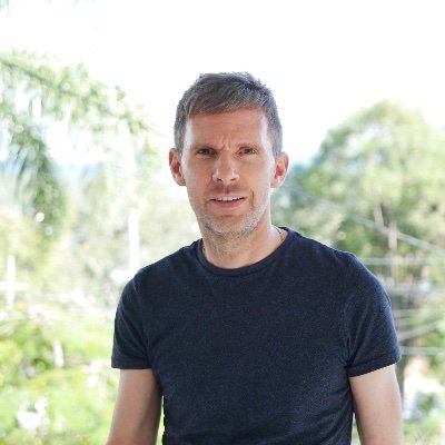 An avid surfer and gaming enthusiast enjoying life in Gold Coast, Australia with his beautiful wife and two awesome kids.