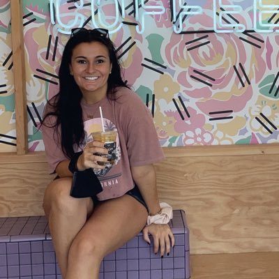 survivor of almost drowning in my car after I drove it into a lake, have a serious coffee addiction, not a financial advisor and in love w/ @Ry_Beyer