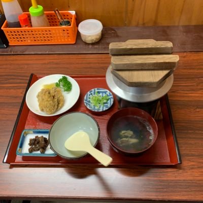 牡蠣の食べ放題を行なっている浜田水産です。こちらのアカウントでは、お店の情報の発信、質問を受け付けております。2023年の食べ放題は11月〜3月となります。ご予約は0599-32-5831(8:00〜17:00)Xやネットでのご予約は受け付けておりません。予めご了承ください。