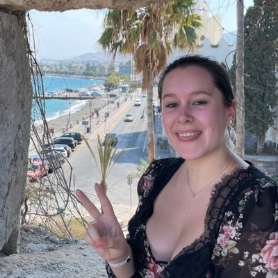 CassandraSnoes's profile picture. Missing japan 🥺 She/Her 🌸 24 y/o ✌🏻