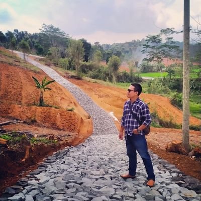 Irawan_Bagoez's profile picture. Urip iku Urup.
Rahayu Sagung Dumadi 🙏