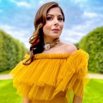 official fan Page of kanika kapoor.     
  I  love kanika voice and kanika style.     
follow  Instagram page @kanika_kapoor_fc
kanika liked my post - 2 times ❤