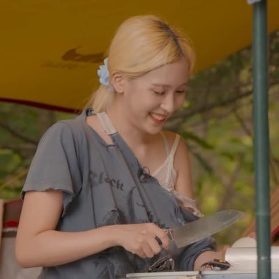 imtelo_W's profile picture. A girl had some trouble with herself