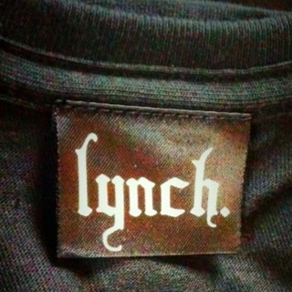 lynch.オフィシャルグッズの人。メンバーのコダワリを形にしちゃう物販さん。略して「ぶっさん」。ファン目線な物販リクエストだってありあり！