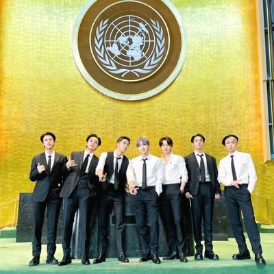 A fan of the biggest boyband in the world      








💜방탄소년단💜