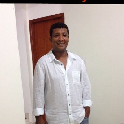 Cristão Católico, esquerdista, Bacharel em Direito.
