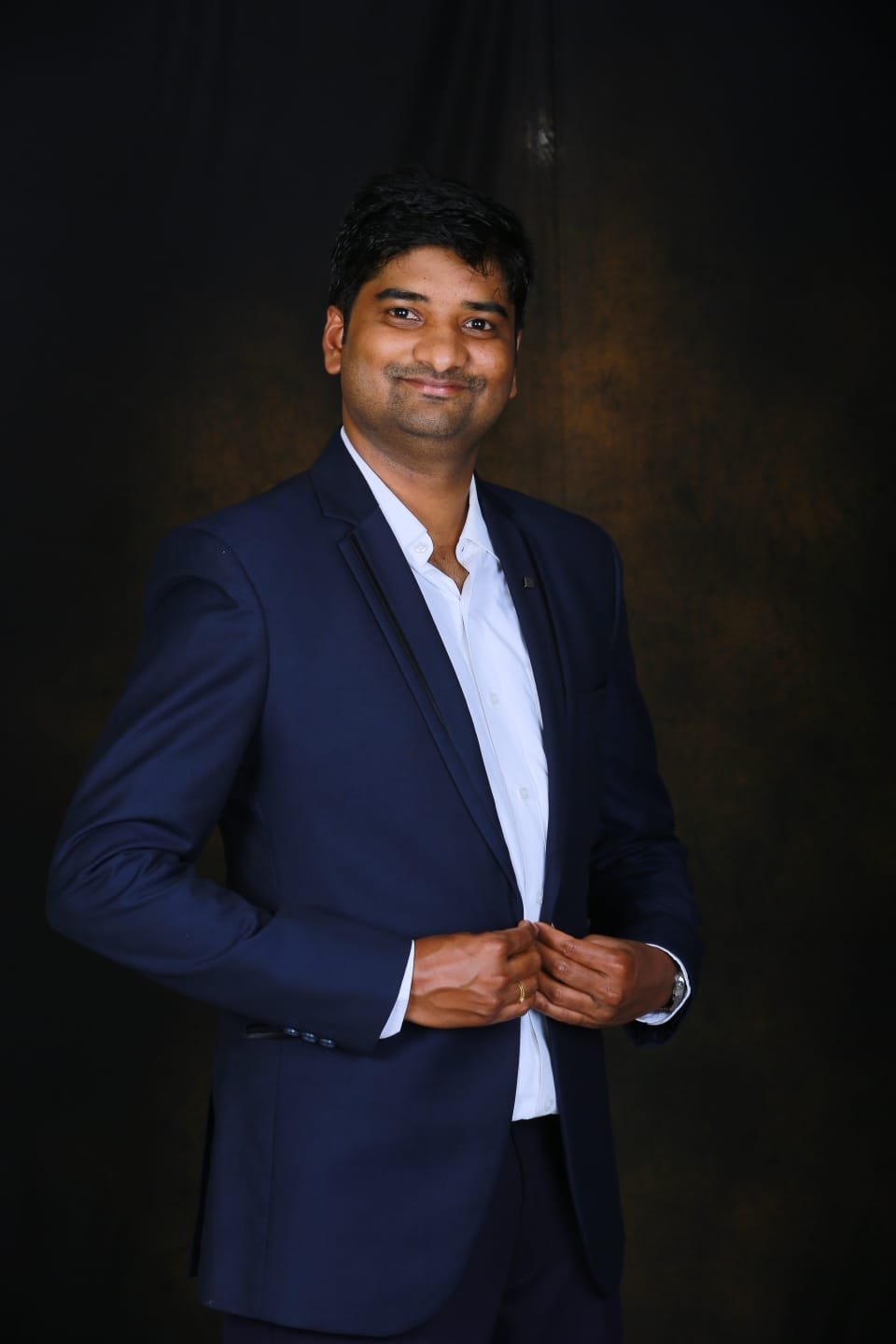 IamNaveenDK's profile picture. Joined twitter to follow celebrities but ended up being 1| Not bitty but witty @ times | Software Eng by degree | Doctor by handwriting | My english is week.