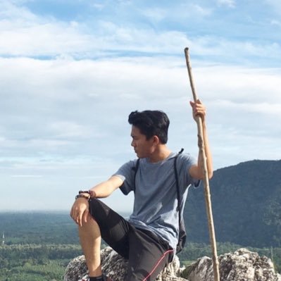 muzxmml's profile picture. Cadangnya nak jadi Architecture tapi terjadi Painter 🎨 Master in Fine Art & Technology 🎓