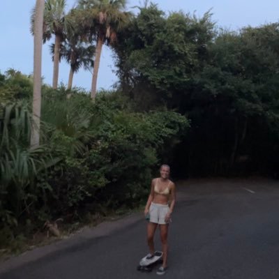 hannahfeerick_'s profile picture. ^its called a palindrome🤓