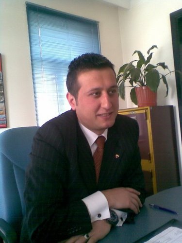 T.C. Terme Ticaret Borsasında Muhasebe Memuru. KTÜ Giresun MYO Büro Yön. ve Sek.1999 Mez., OMÜ Terme MYO  Mhsb.ve Vergi Uyg.Mezunu, Anadolu Ünv.işletme Fakltesi