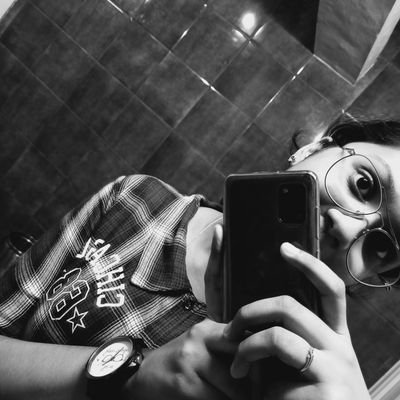 leya_rojan's profile picture. Pluviophile🌚