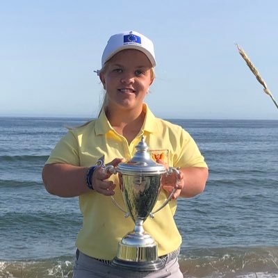 Female golfer with dwarfism.. 1st girl winner of The Heroes Handshake Award.